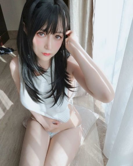 年轻的老师4在线观看_超清神马在线观看