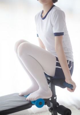 老赵揉搓着娇妻的大乳视频_午夜伦不卡高清在线观看